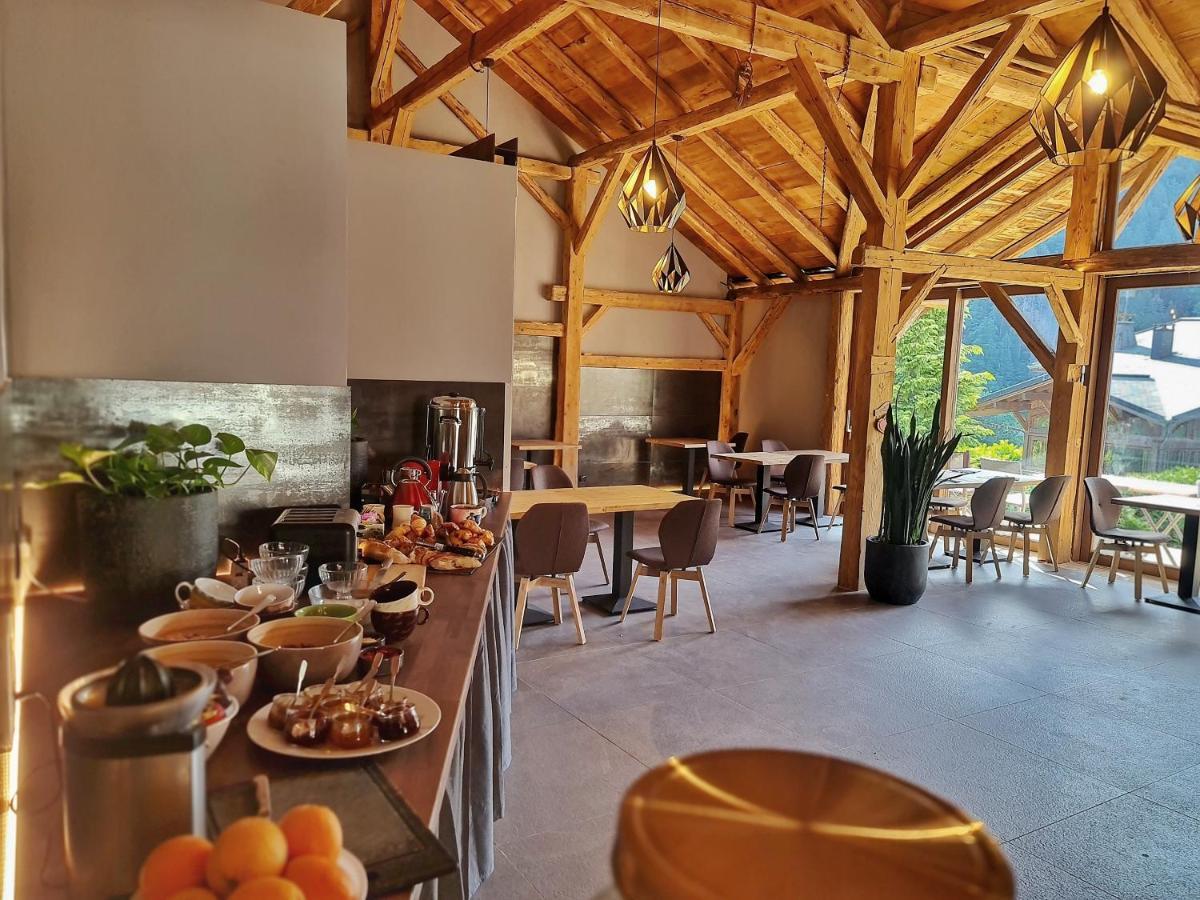 Le Passionnant Hotel Морзин Екстериор снимка