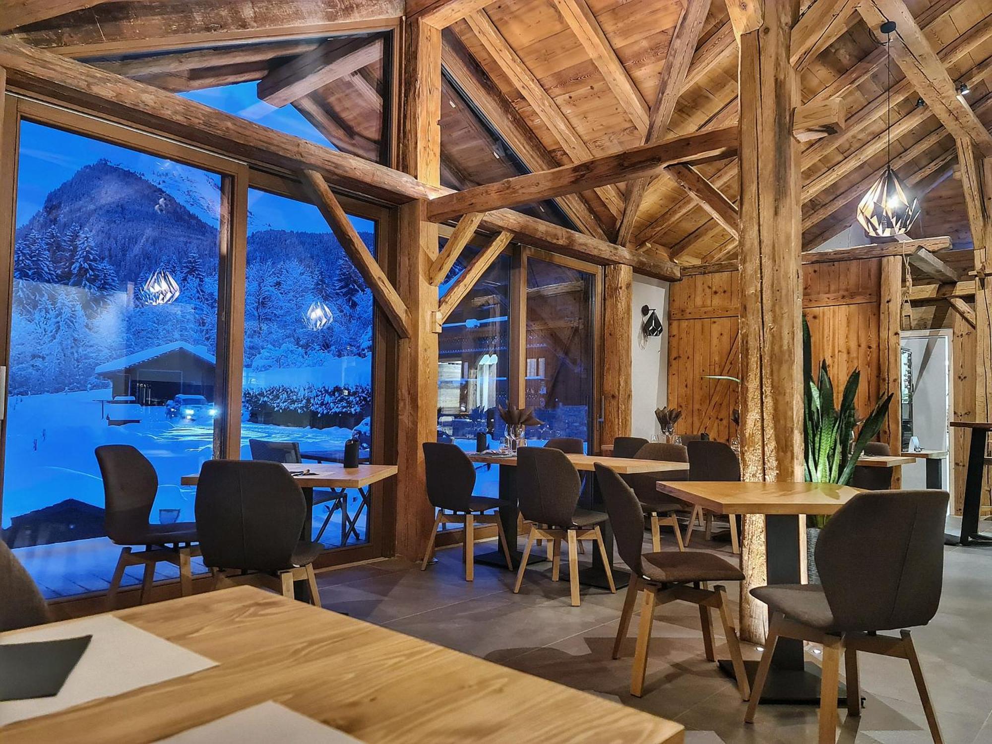 Le Passionnant Hotel Морзин Екстериор снимка